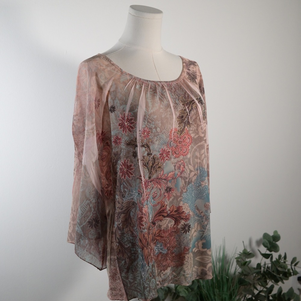 Chico's Wild Instinct Marilynn Elbow Top Pink Floral Beaded Blouse Size 2 NEW